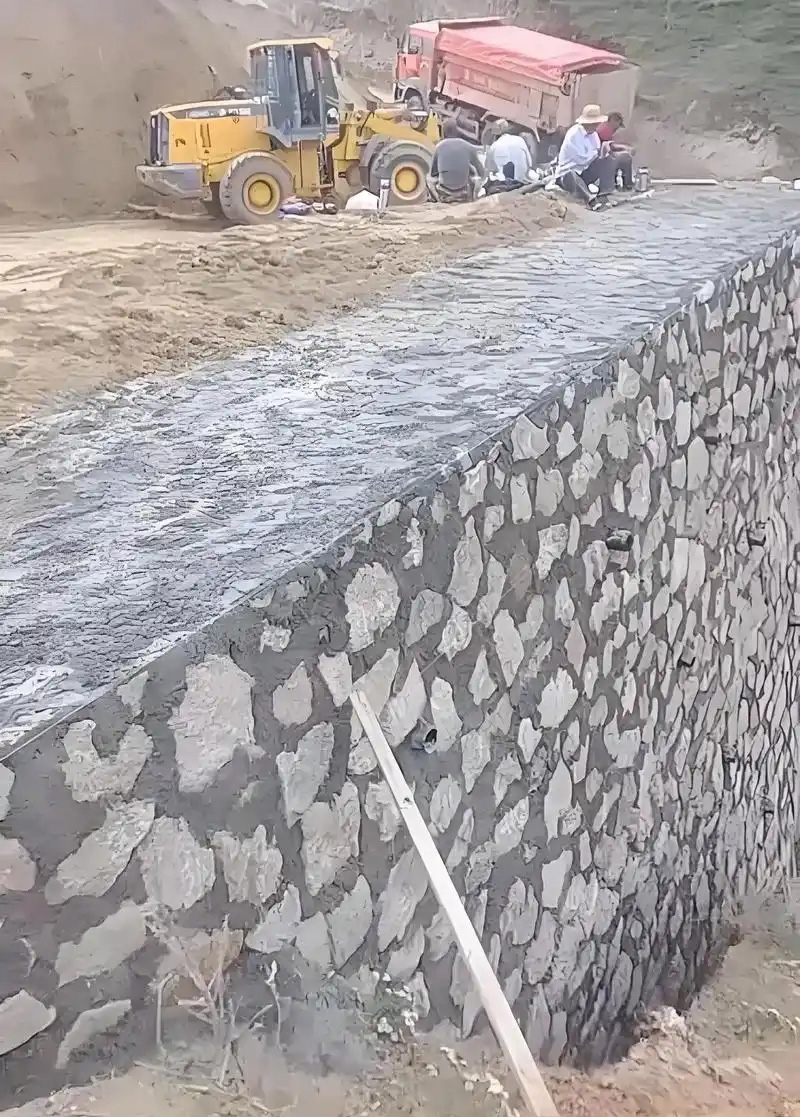 漯河郾城区边坡加固
